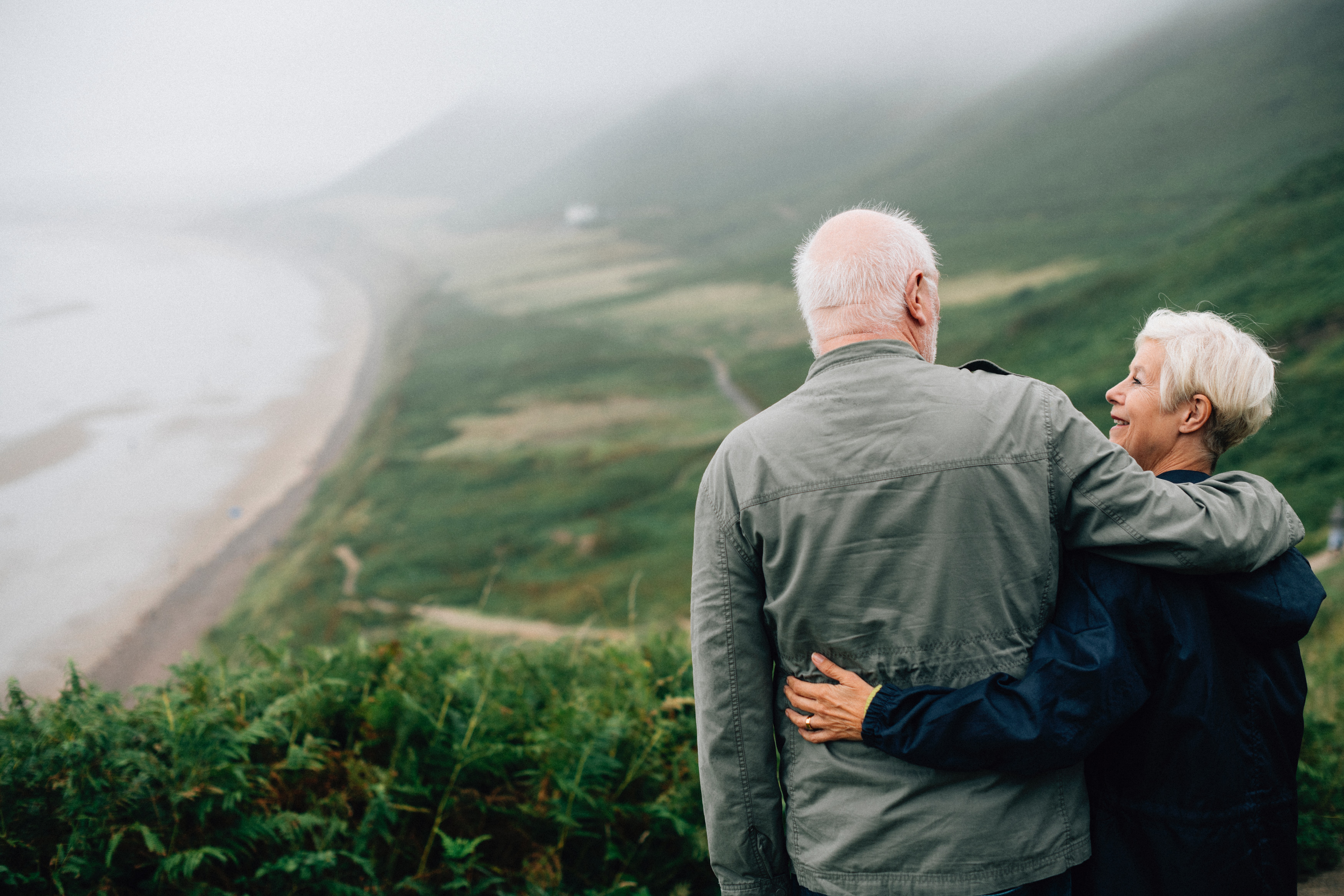 couple-daylight-elderly-1589865